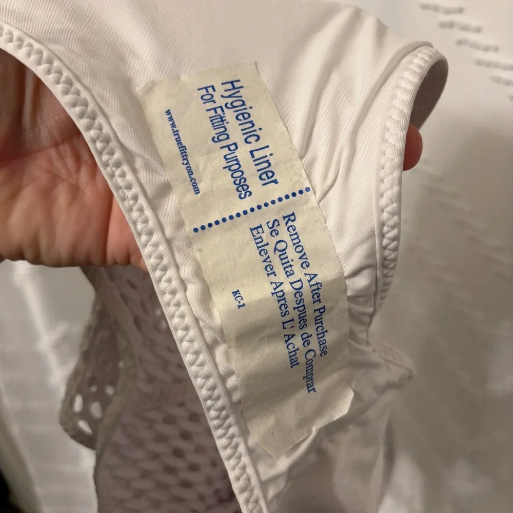 Becca by Rebecca Virtue White Mesh Crochet One Piece Swimsuit Medium Open Back - Picture 3 of 5